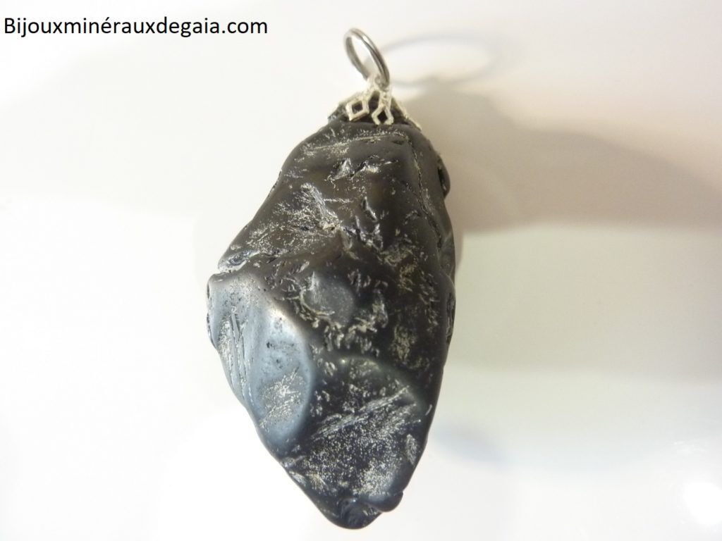 Pendentif Spinelle noir 36,3 gr ultra rare ref 6922