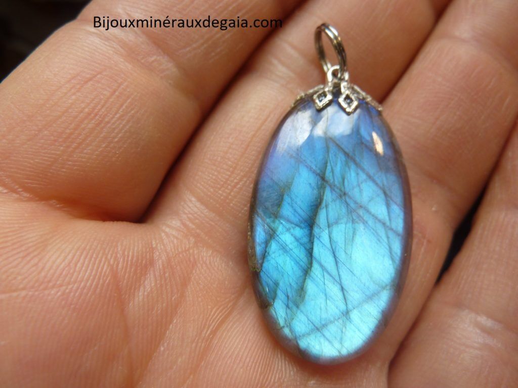 PENDENTIF LABRADORITE Poids 6,1 gr REF 5268