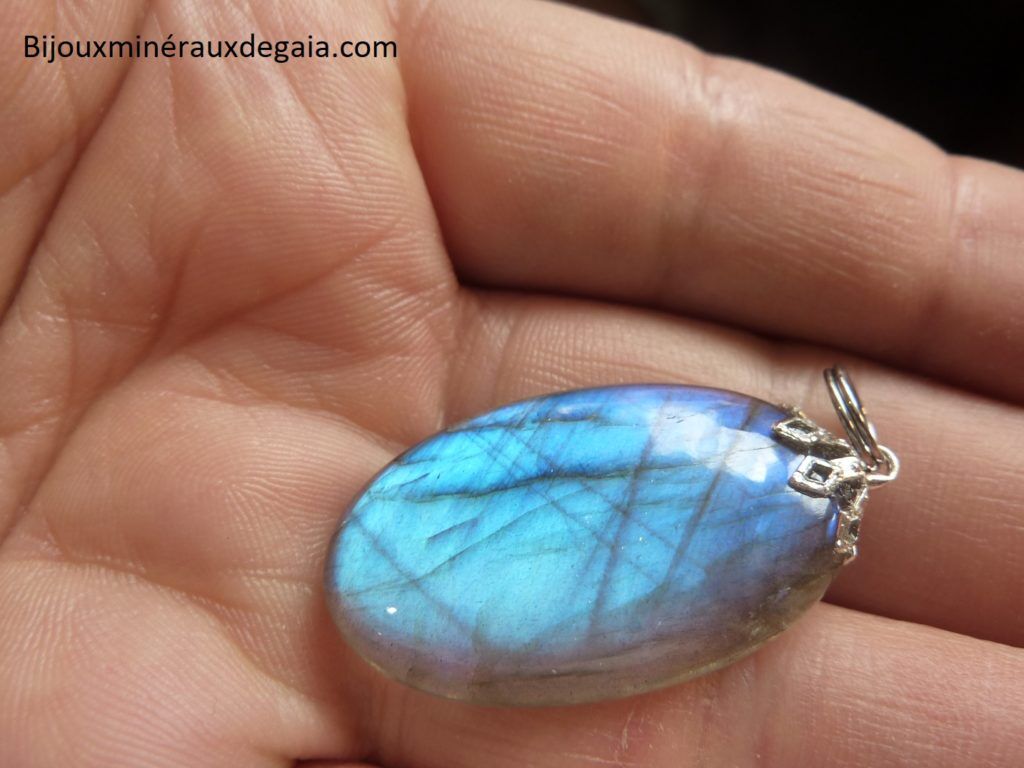PENDENTIF LABRADORITE Poids 6,1 gr REF 5268