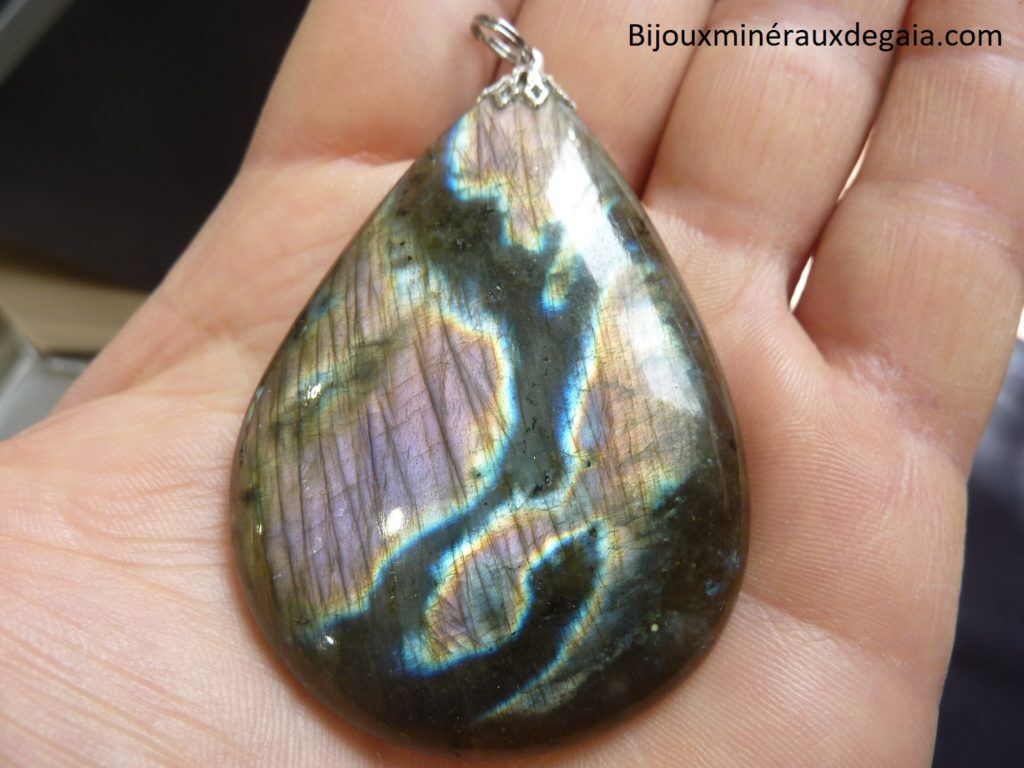 Pendentif Labradorite violet Rare ! Poids 32,8 gr ref 4533