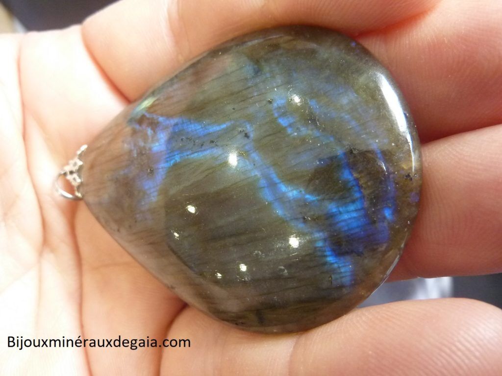 Pendentif Labradorite orange-violette Rare ! Poids 32,8 gr ref 4533