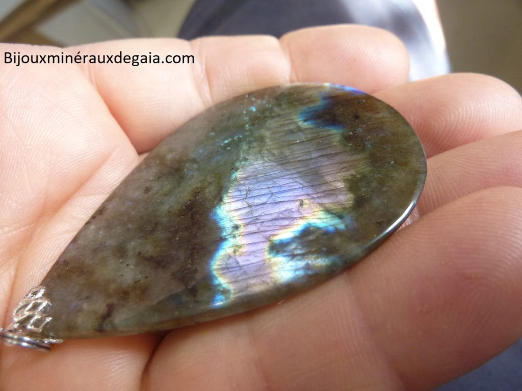 Pendentif Labradorite orange-violette Rare ! Poids 32,8 gr ref 4533