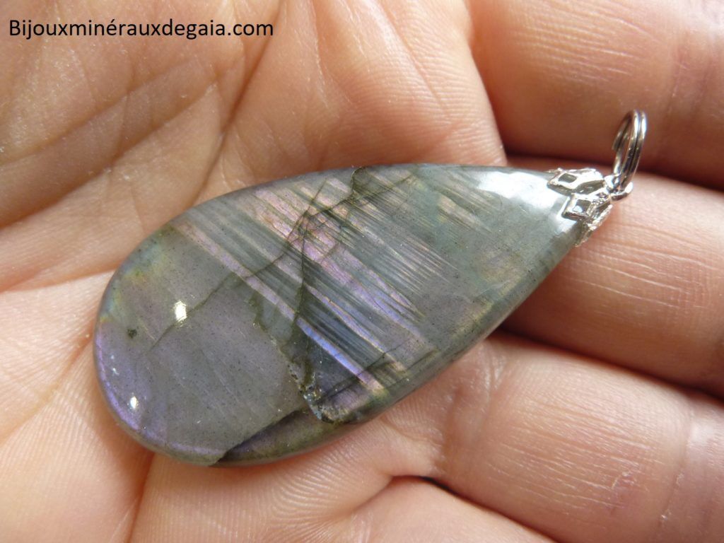 Pendentif Labradorite violet Rare ! Poids 14,5 gr ref 9116