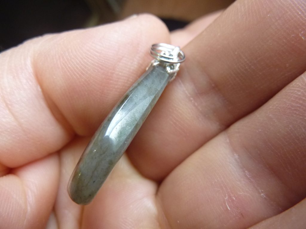 Pendentif Labradorite violet Rare ! Poids 6 gr ref 1747