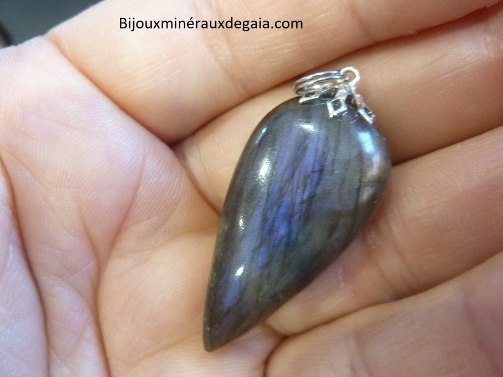 Pendentif Labradorite violette Rare ! Poids 9,2 gr ref 4483