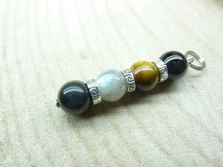 Pendentif-protection-oeil-de-tigre-labradorite-obsidienne-oeil-celeste-spinelle