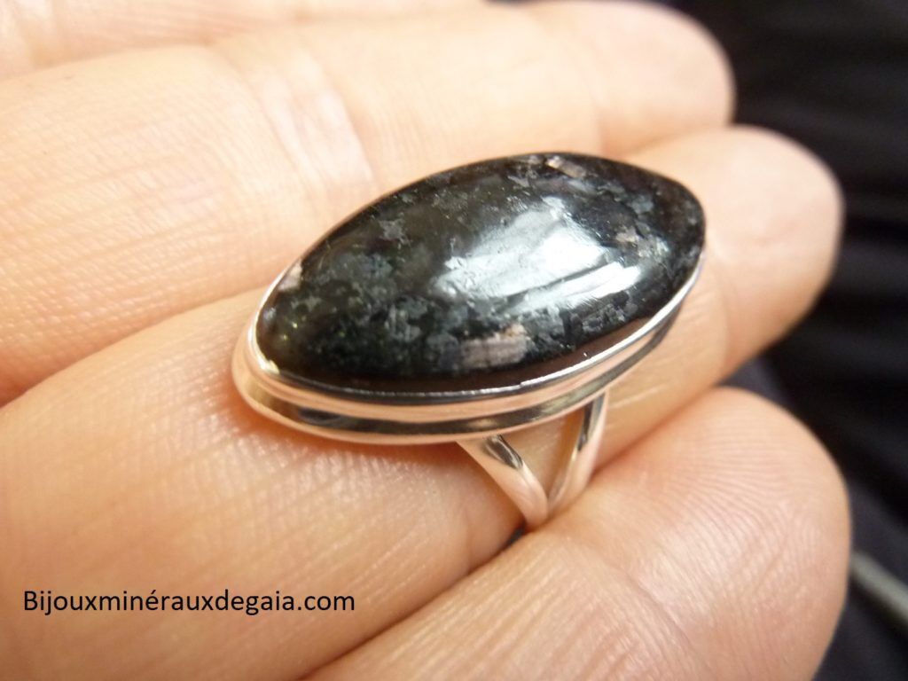 Bague Nuummite monture argent 925 taille 57 3/4 ref 1874