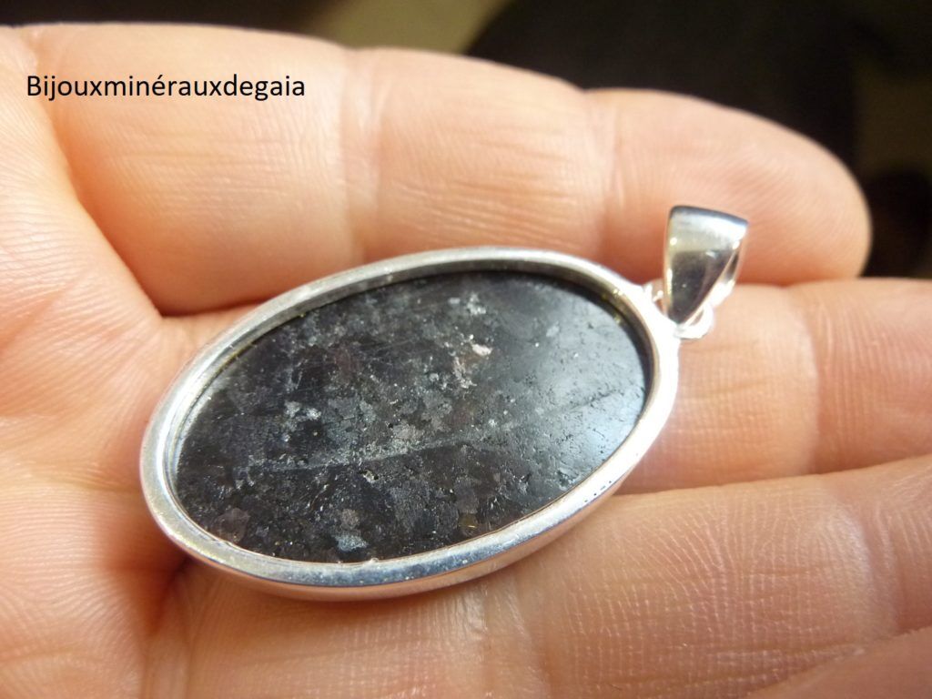 Pendentif Nuummite Véritable monture argent 925 Rare ref 7553