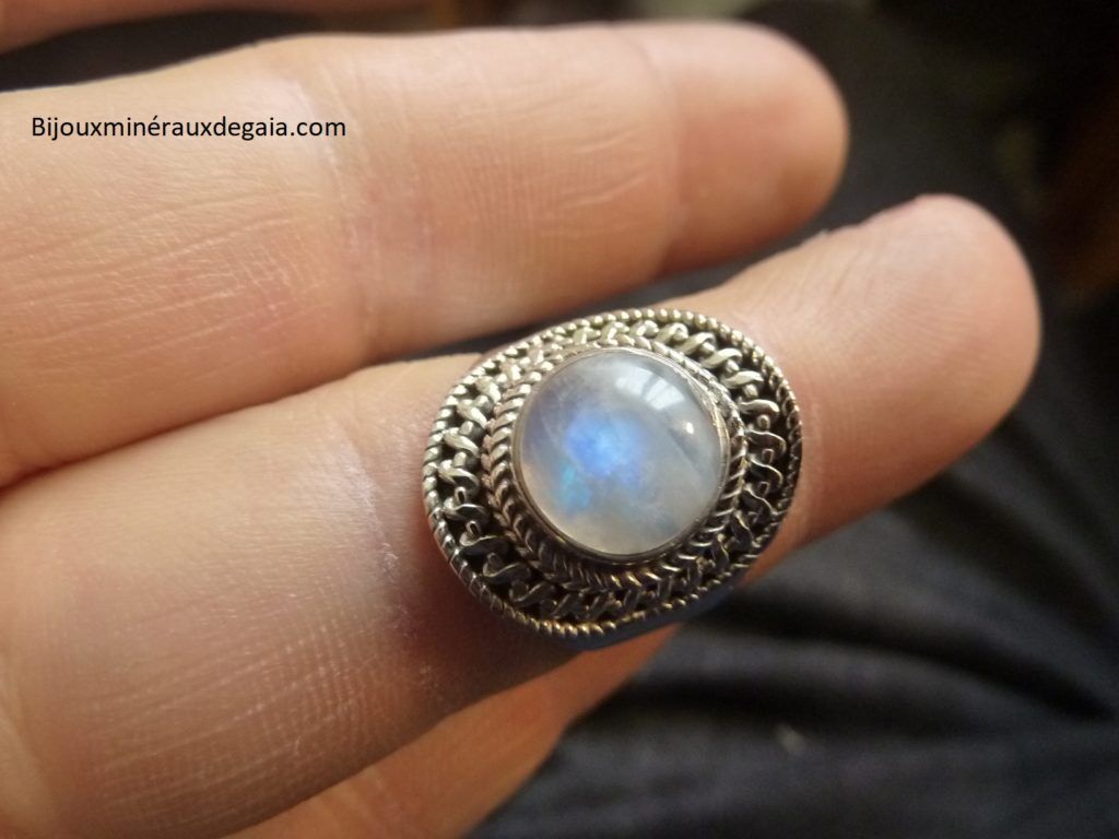 BAGUE PIERRE DE LUNE MONTURE EN ARGENT 925.TAILLE 55 1/4 REF 8824