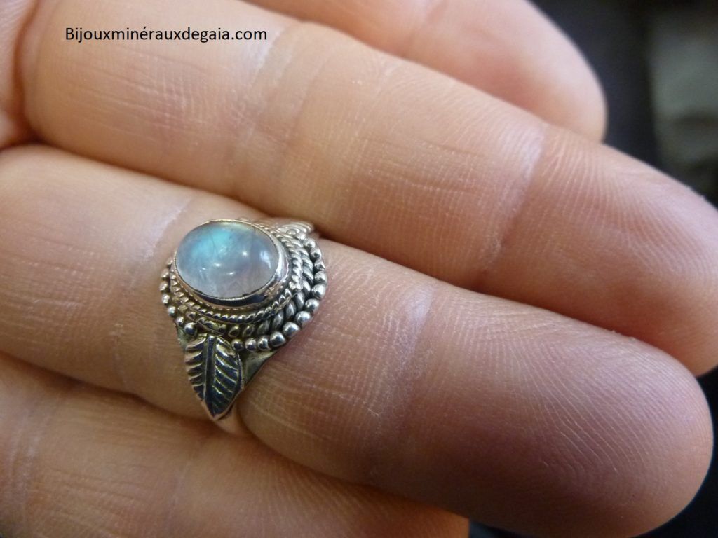 BAGUE PIERRE DE LUNE MONTURE EN ARGENT 925.TAILLE 55 1/4 REF 1413