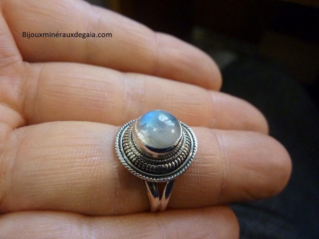 BAGUE PIERRE DE LUNE MONTURE EN ARGENT 925.TAILLE 54 REF 8555