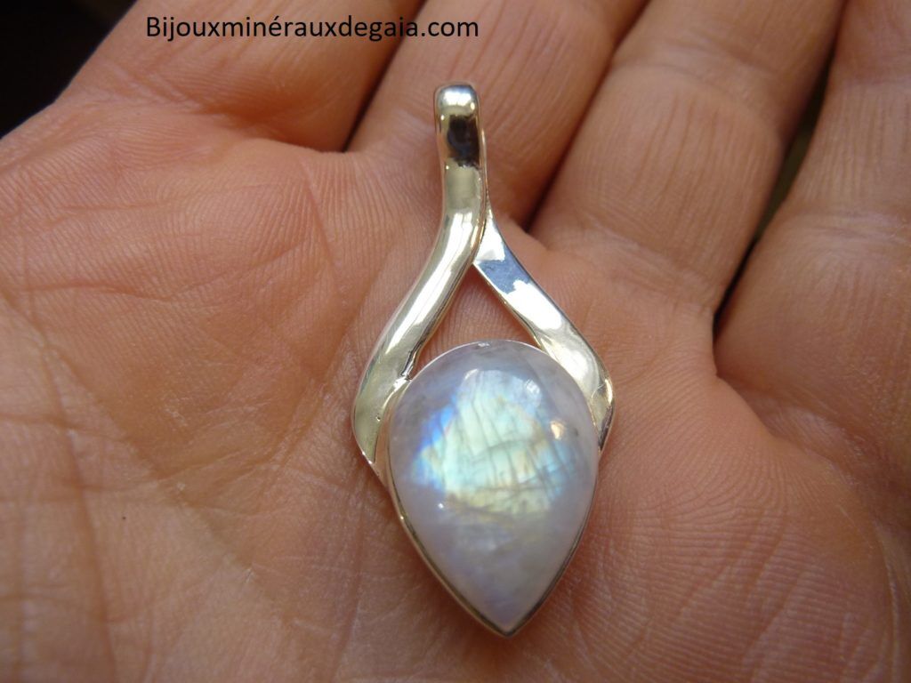 Pendentif pierre de lune monture argent 925 ref 5786