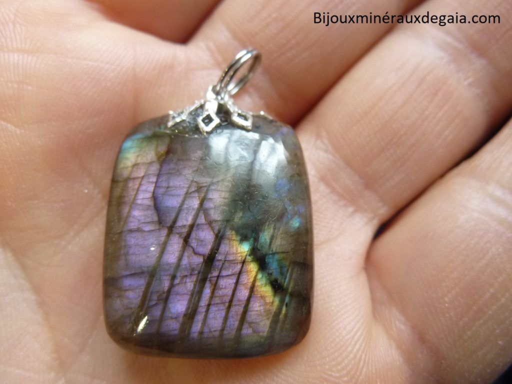 Pendentif Labradorite violet Rare ! Poids gr ref 4054