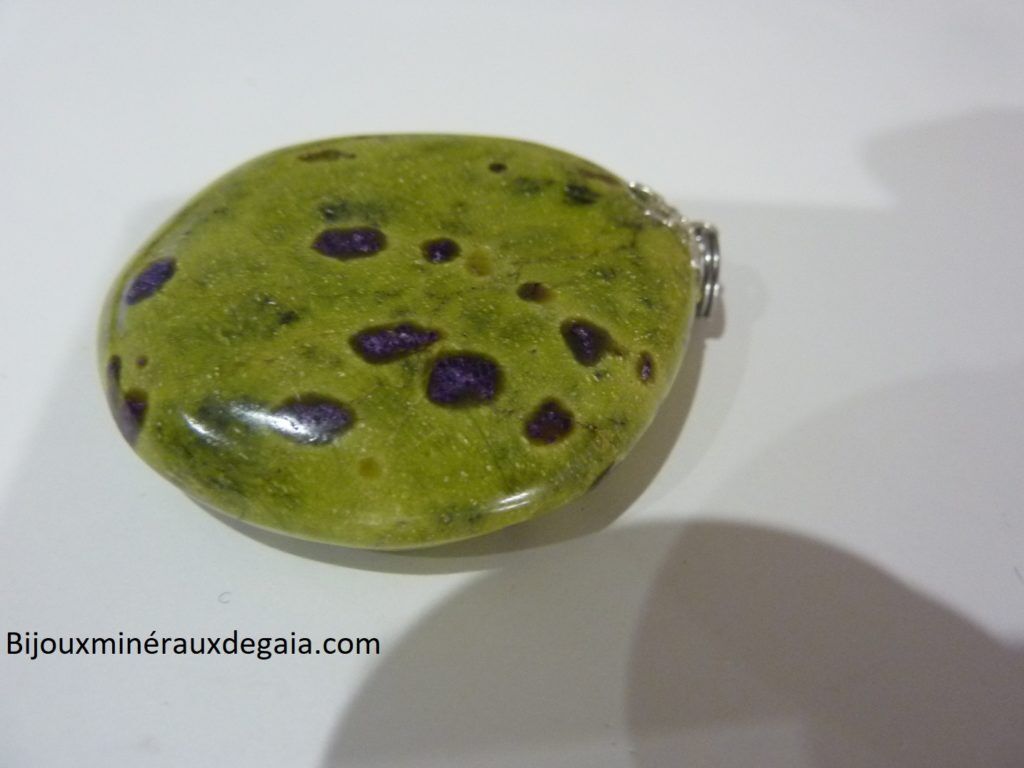 Pendentif atlantisite 27,6 gr ref 9717