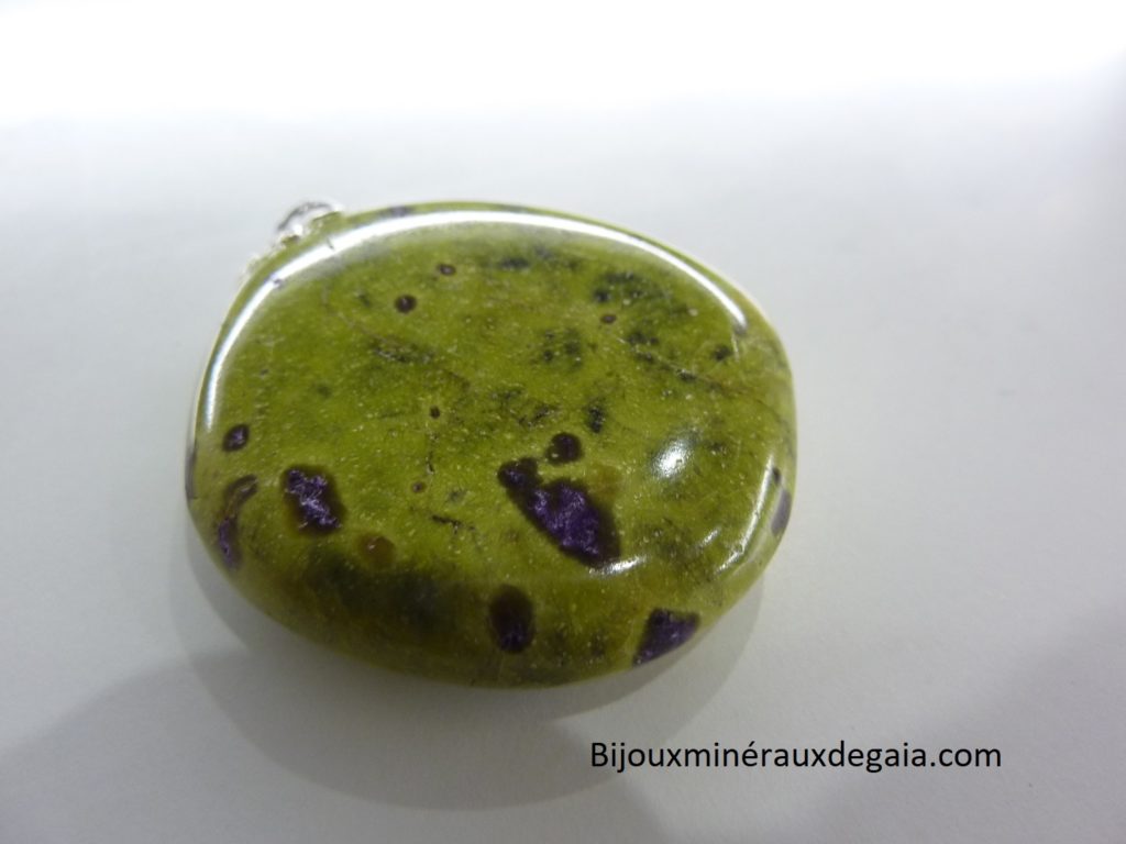 Pendentif atlantisite 27,6 gr ref 9717