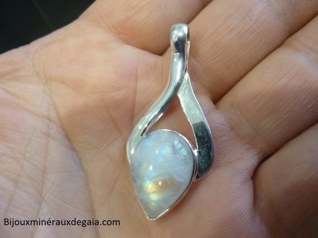 Pendentif pierre de lune monture argent 925 ref 0738
