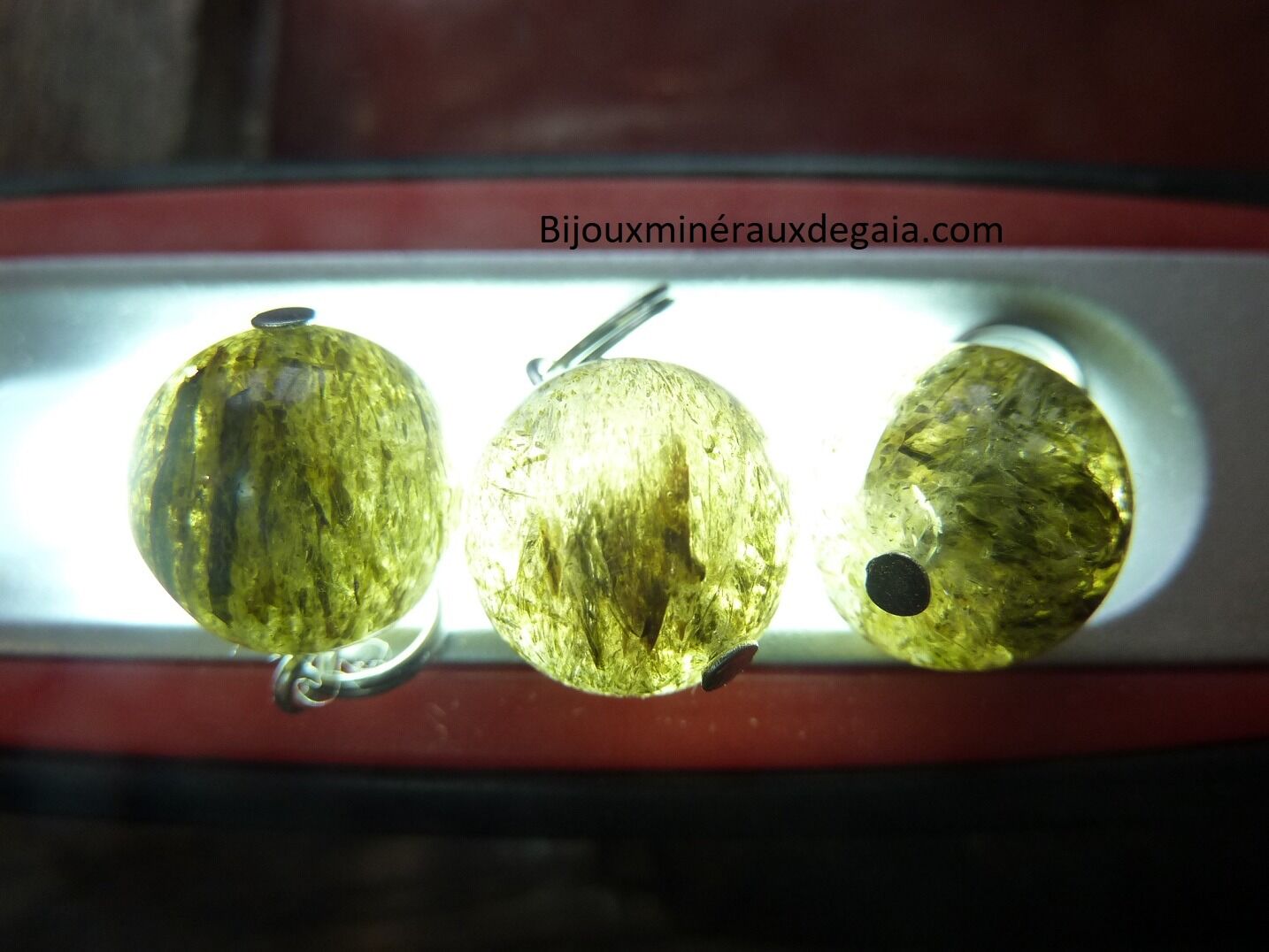 Pendentif quartz tourmaliné verte rare ! Perles rondes 12 mm