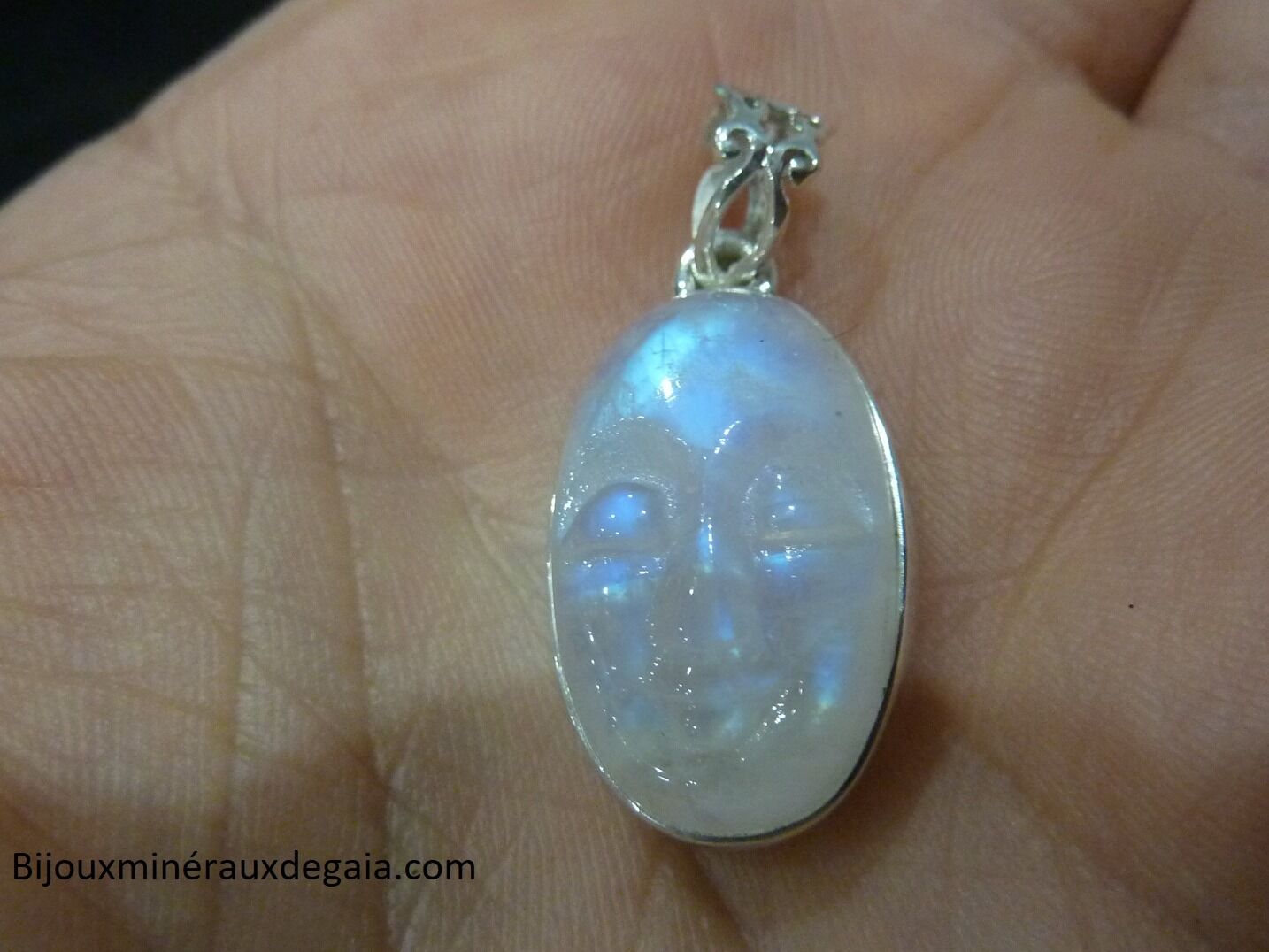 Pendentif Pierre de lune visage sculpté Monture argent 925 Ref 7469