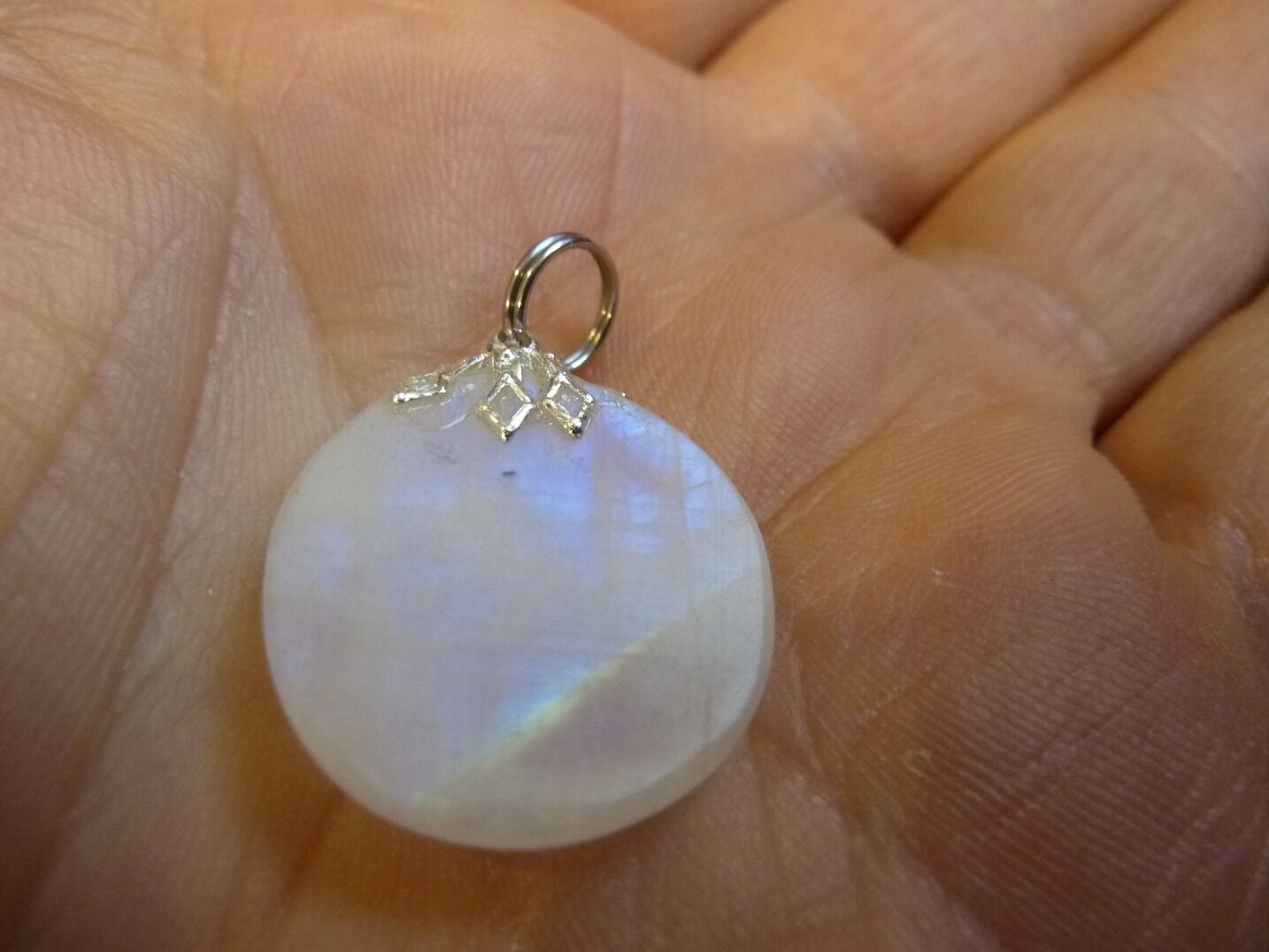 Pendentif pierre de lune gemme ref 8362