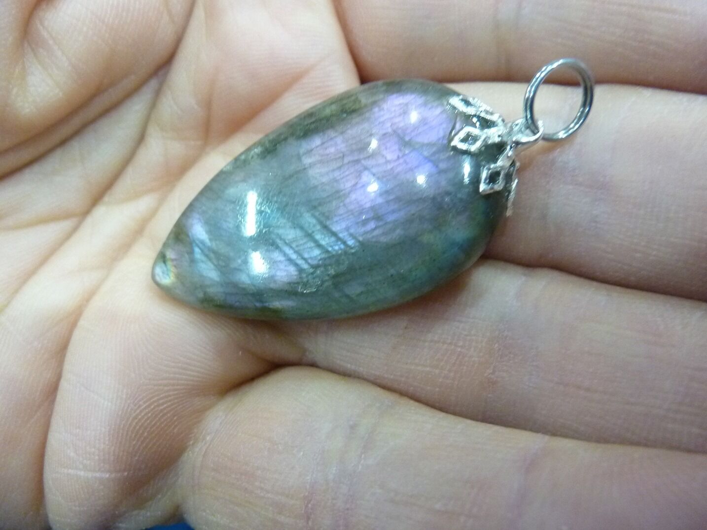 Pendentif Labradorite violet Rare ! Poids 11,5 gr ref 1359