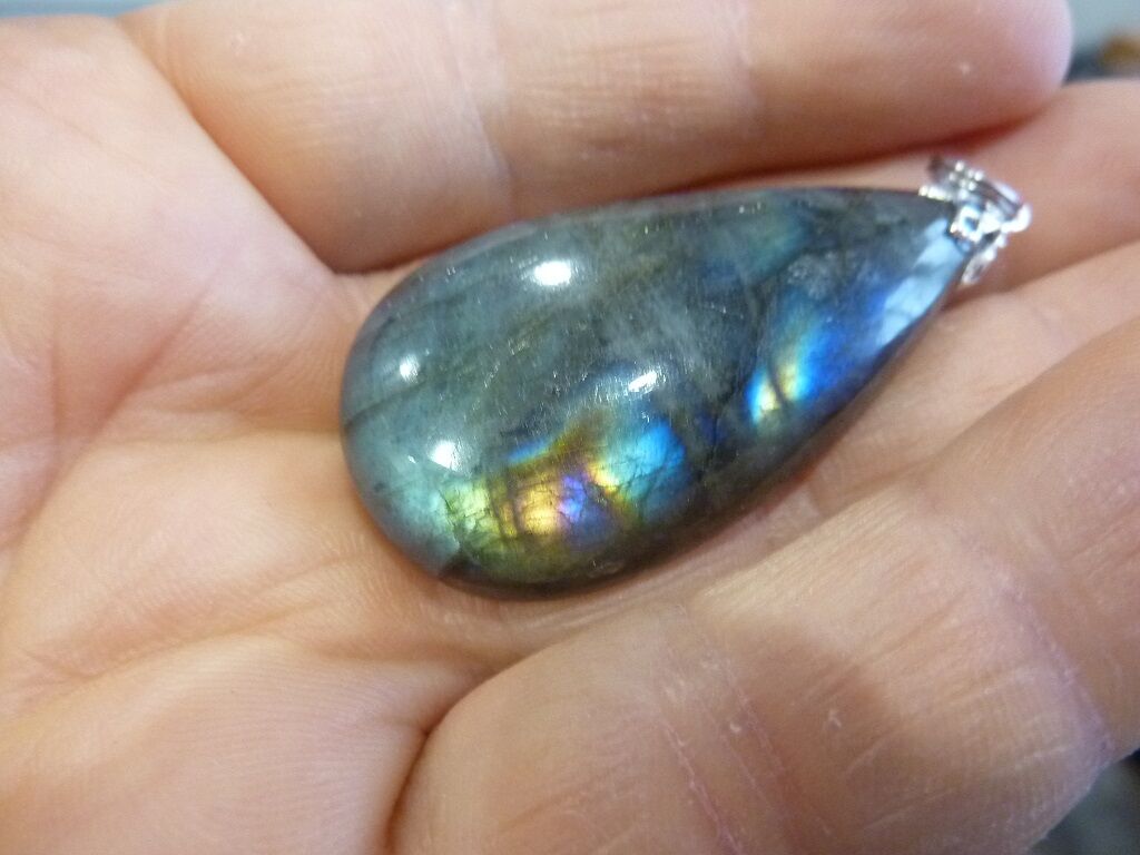 Pendentif labradorite 15,3 gr ref 7589