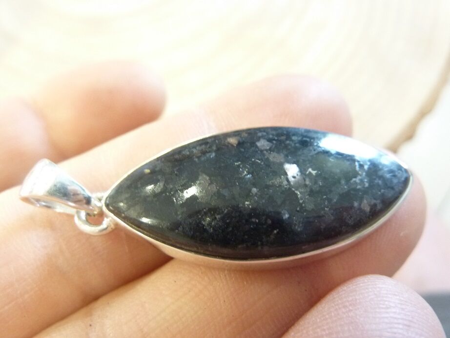 Pendentif Nuummite Véritable monture argent 925 Rare ref 5163