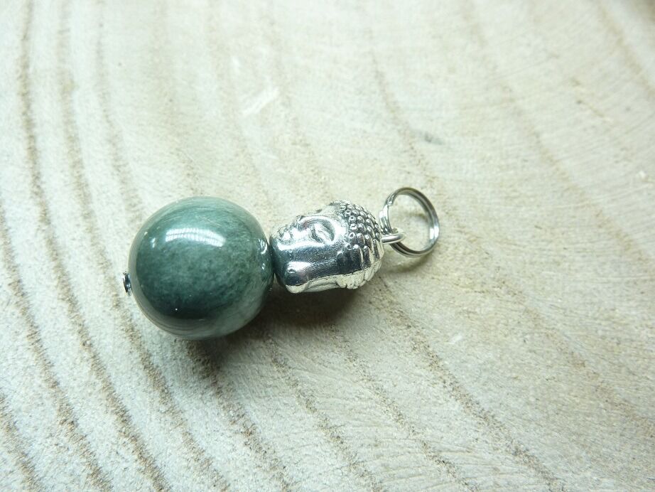 Pendentif Séraphinite Bouddha – perles rondes 12 mm
