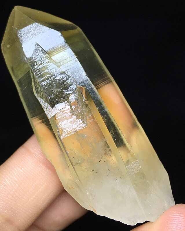 Pointe quartz lémurien citrine ref 0604