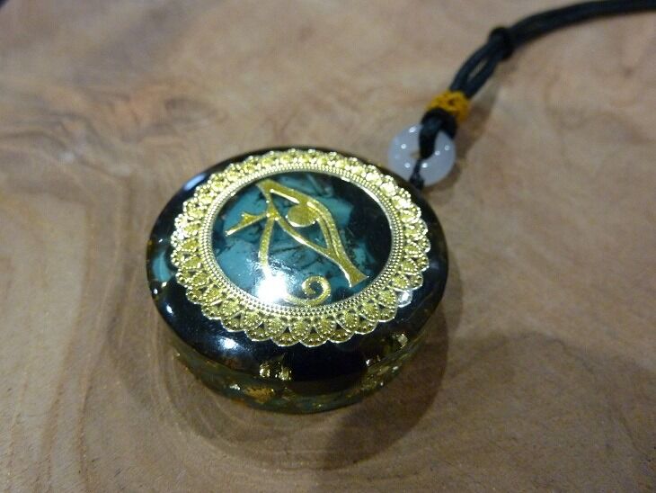 Collier Pendentif orgonite oeil Oudjat Horus turquoise-Obsidienne