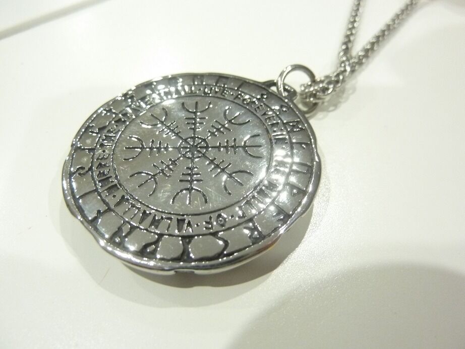 Collier pendentif Vegvisir de boussole runique ref 02