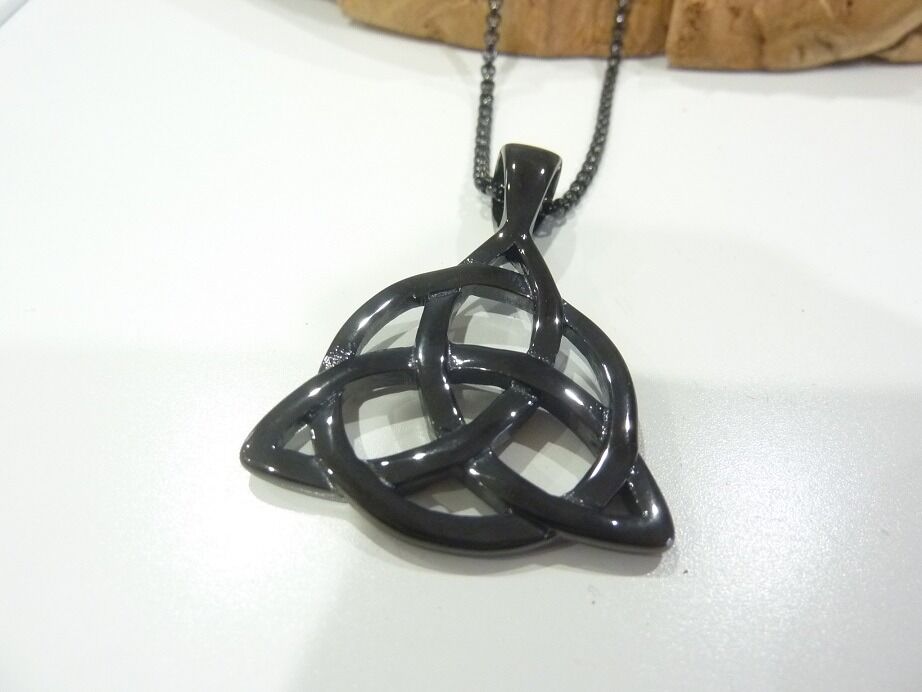 Collier pendentif Triquetra acier inoxydable ref noir