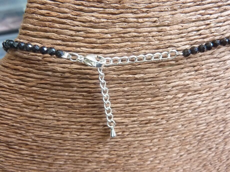 Collier Spinelle noir perles à facettes – Image 3