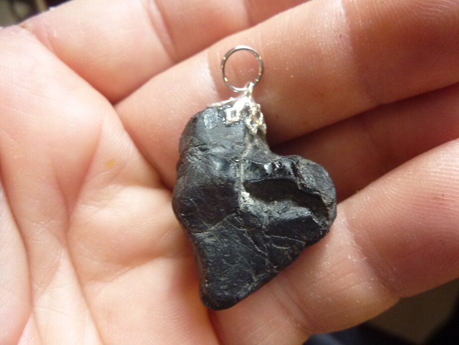 Pendentif Spinelle noir 27,8 gr ultra rare gg 039