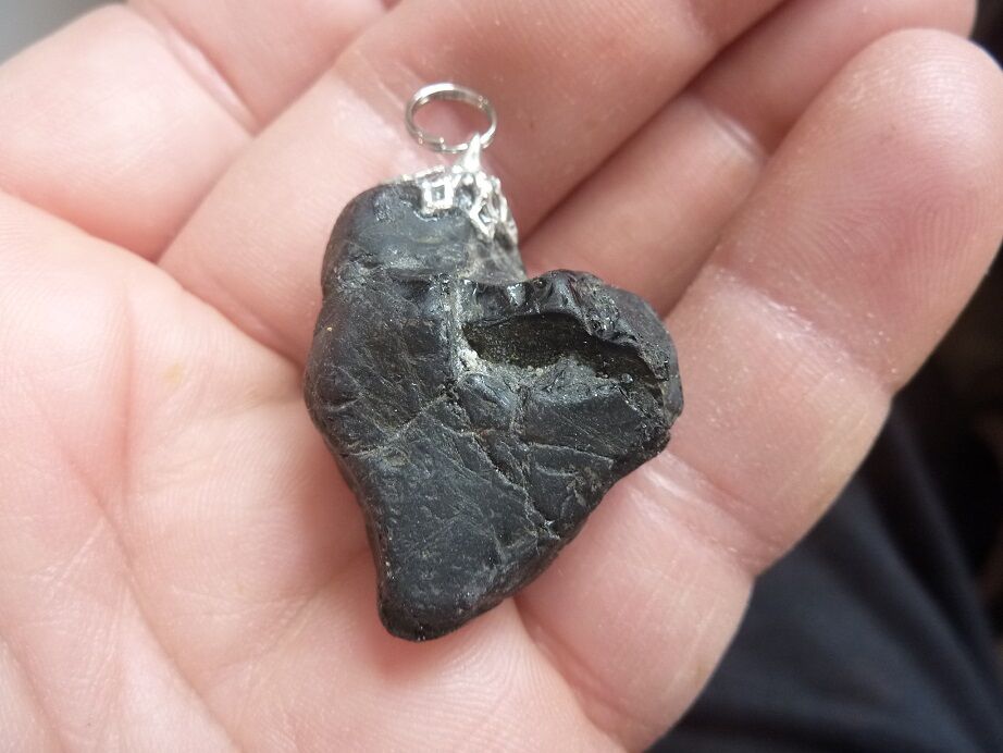 Pendentif Spinelle noir 27,8 gr ultra rare gg 039