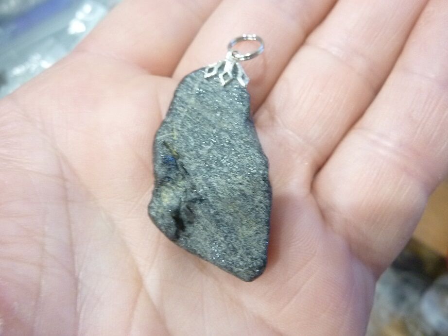 Pendentif Spinelle noir 13,1 gr ultra rare gg 78