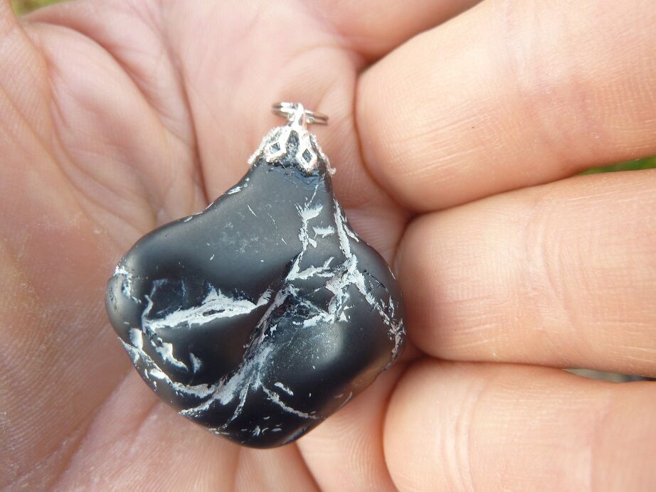 Pendentif Spinelle noir 46,4 gr ultra rare gg 654