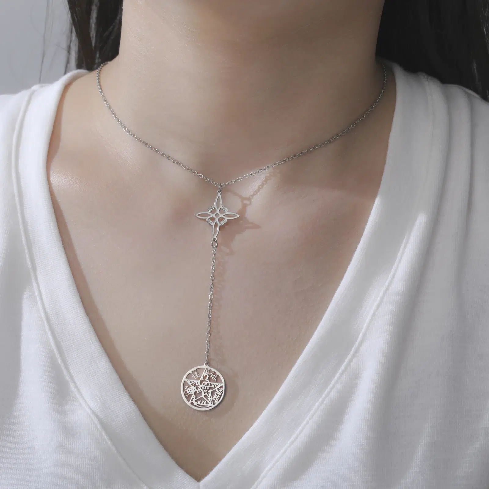 Collier pendentif noeud de sorcière + Tetragramme ref argent