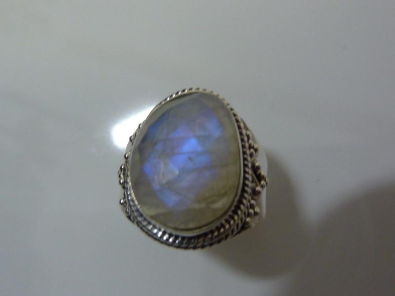 Bague en pierre de lune monture en argent 925 taille 55 1/4