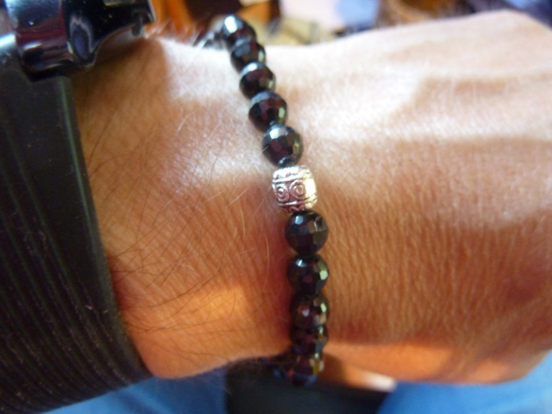 Bracelet spinelle noir perles à facettes 6 mm