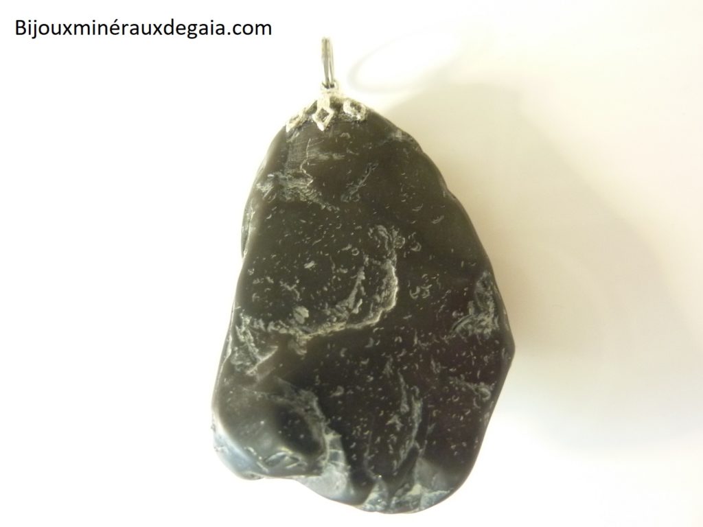 Pendentif Spinelle noir 33,4 gr ultra rare ref 4770