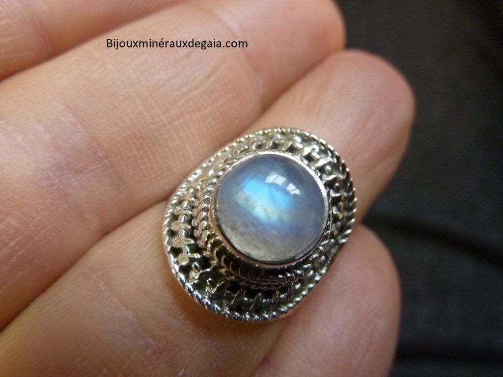 BAGUE PIERRE DE LUNE MONTURE EN ARGENT 925.TAILLE 52 3/4 REF 9166