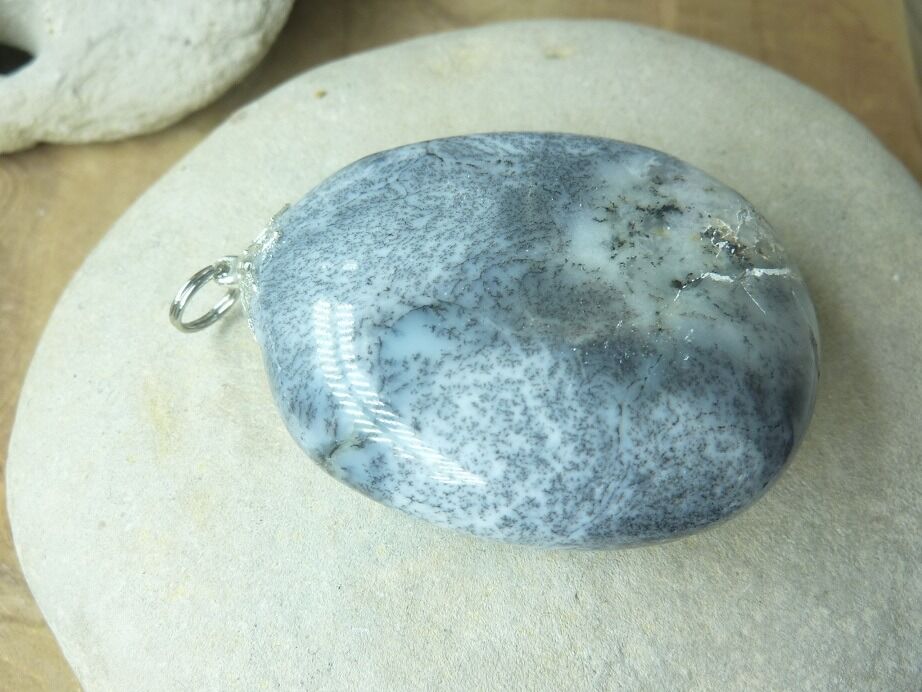 Pendentif Merlinite opale dentritique ref 2003