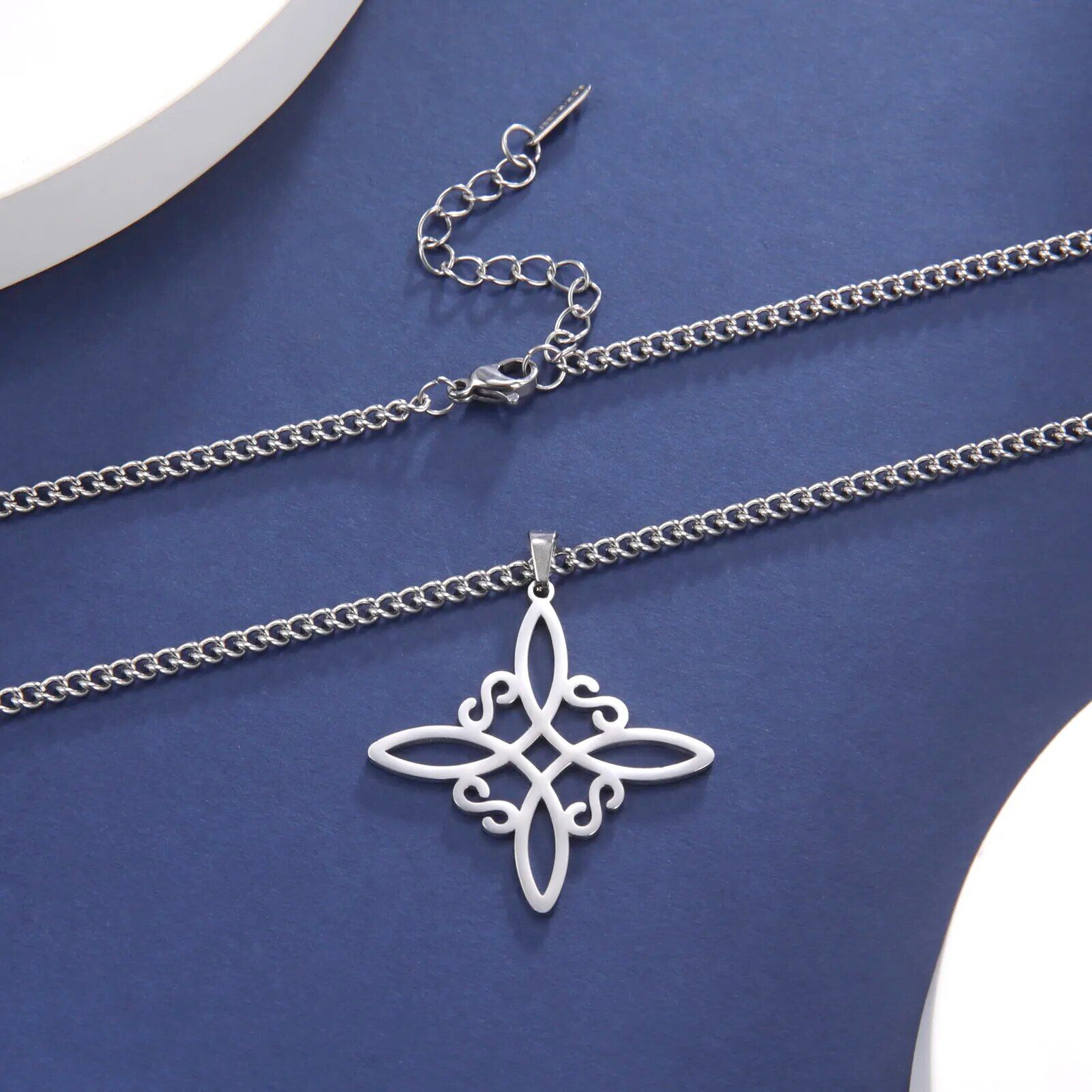 Pendentif noeud de sorcière (Wiccan) ref argent