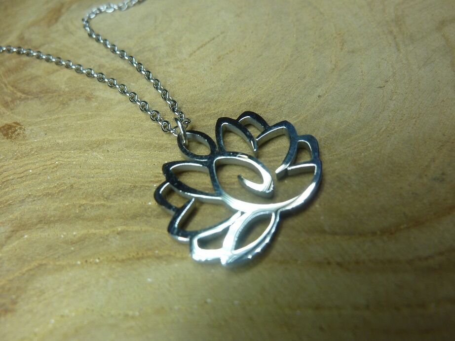 Pendentif Yoga fleur de Lotus ref argent