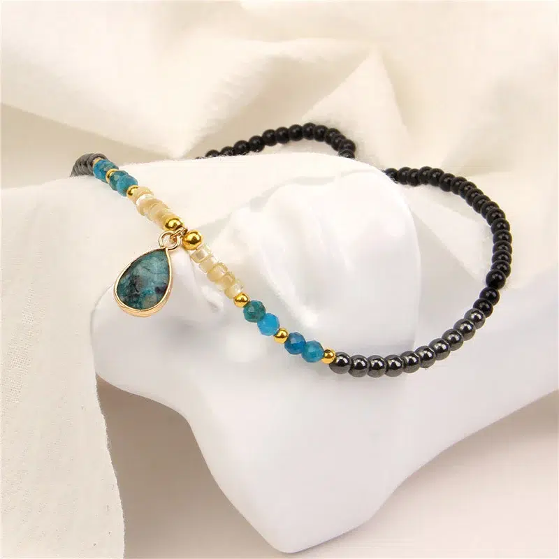 Collier pendentif Apatite bleue-Onyx noir-Hématite