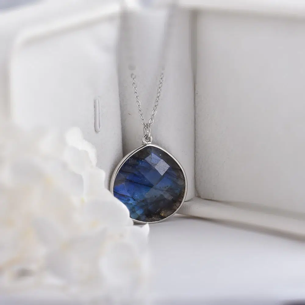 Collier pendentif Labradorite GG 3508 + chaine acier inoxydable 49 cm ref argent