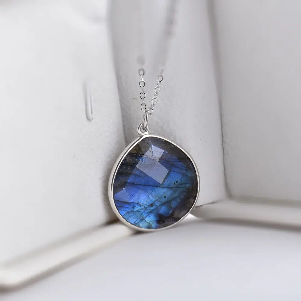 Collier pendentif Labradorite GG 3508 + chaine acier inoxydable 49 cm ref argent