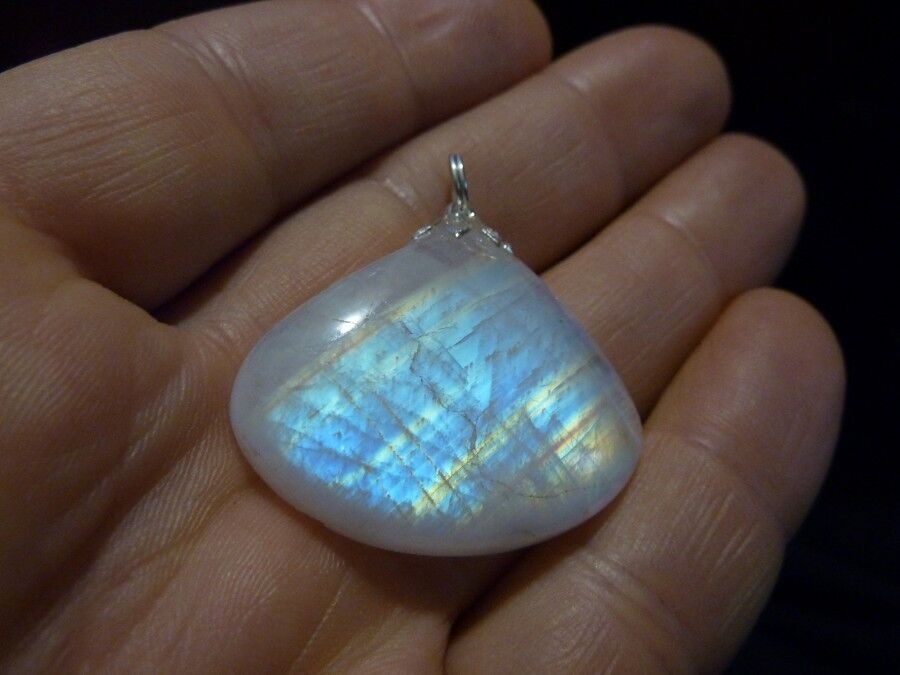 SUBLIME PENDENTIF QUALITé AAA + PIERRE DE LUNE GEMME 55,5 carats 11.1 gr