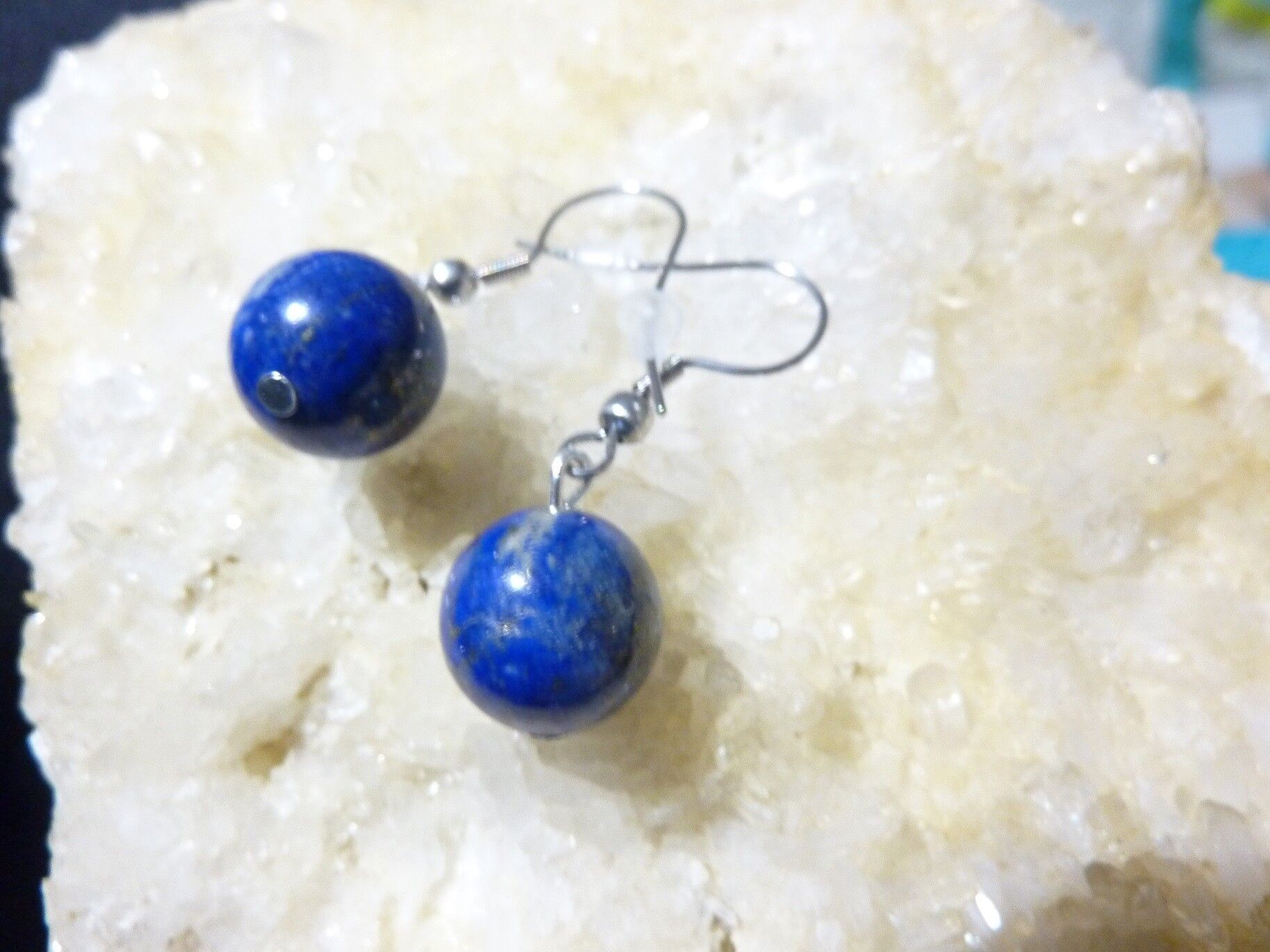 BOUCLES D'OREILLES LAPIS LAZULI NON TRAITÉ NON COLORÉ – Image 2