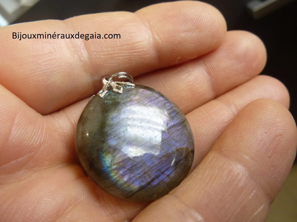 Pendentif Labradorite violet Rare ! Poids 10 gr ref 6770